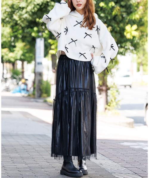 mili an deni（ミリアンデニ）の「裏起毛フリルリボンフードプルオーバー（スウェット・レディース・ブラック/アイボリー/杢グレー・M）」の5枚目の写真