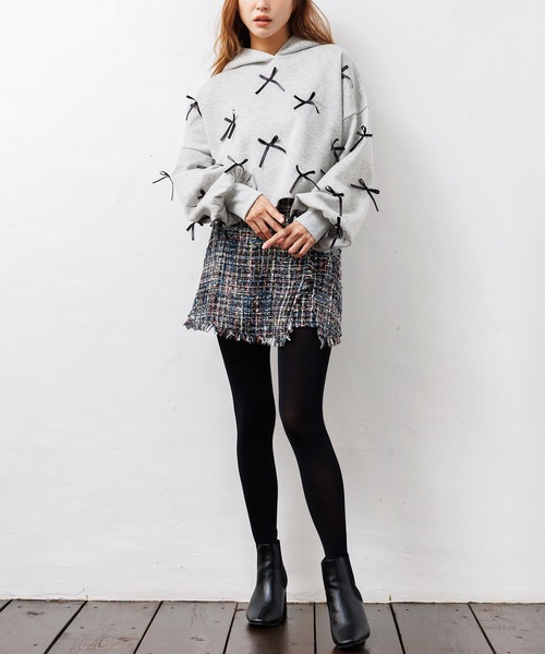 mili an deni（ミリアンデニ）の「裏起毛フリルリボンフードプルオーバー（スウェット・レディース・ブラック/アイボリー/杢グレー・M）」の13枚目の写真