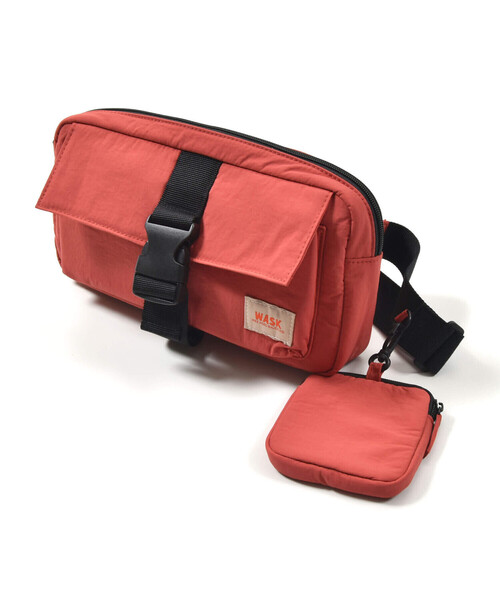 WASK（ワスク）の「ミニポーチ付きルショルダーバッグ（ボディバッグ/ウエストポーチ・キッズ・レッド/ブラック・ONESIZE）」の11枚目の写真