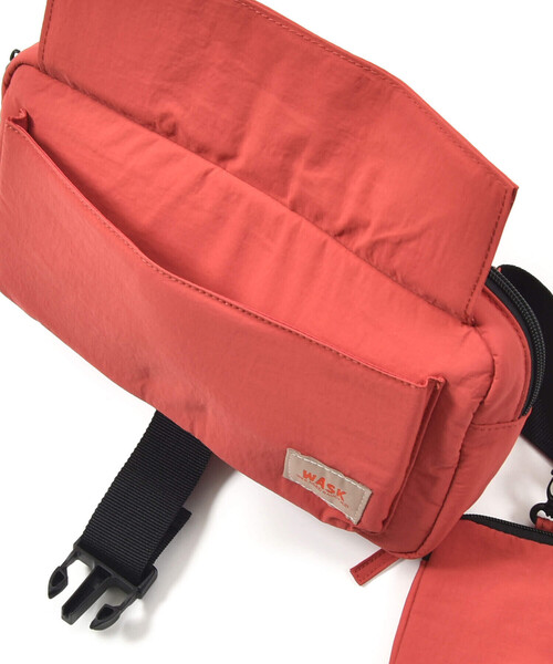 WASK（ワスク）の「ミニポーチ付きルショルダーバッグ（ボディバッグ/ウエストポーチ・キッズ・レッド/ブラック・ONESIZE）」の13枚目の写真