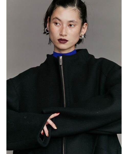 UN3D.（アンスリード）の「TUCK SHOLDER MIDDLE CT / タックショルダー