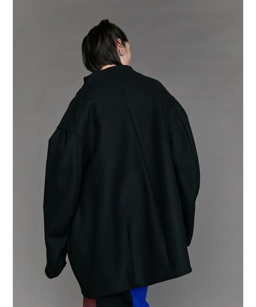 UN3D.（アンスリード）の「TUCK SHOLDER MIDDLE CT / タックショルダーミドルコート（その他アウター・レディース・ブラック/ブルー・38/36）」の12枚目の写真