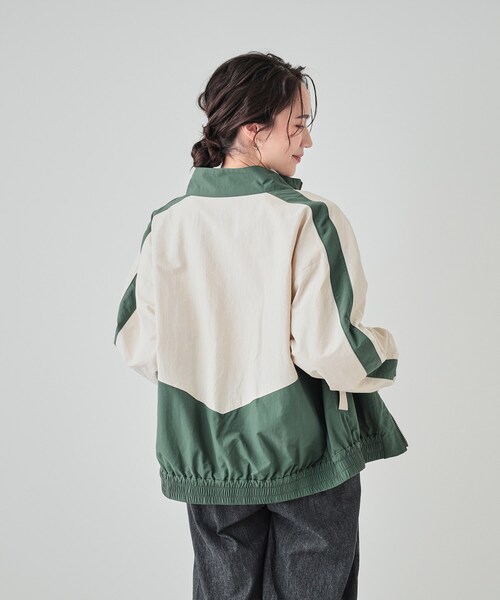 Cutie Blonde（キューティーブロンド）の「【洗える】大人レトロ 配色トラックジャケット（ブルゾン・レディース・ブラック系4/モスグリーン系4/キャメル・04/03/02）」の14枚目の写真