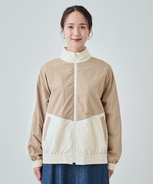Cutie Blonde（キューティーブロンド）の「【洗える】大人レトロ 配色トラックジャケット（ブルゾン・レディース・ブラック系4/モスグリーン系4/キャメル・04/03/02）」の11枚目の写真