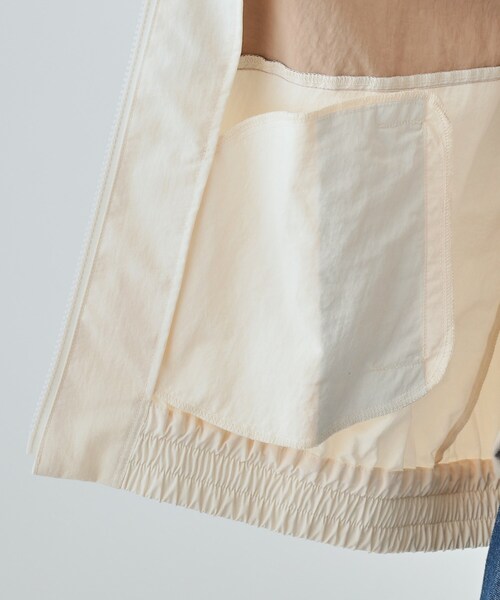 Cutie Blonde（キューティーブロンド）の「【洗える】大人レトロ 配色トラックジャケット（ブルゾン・レディース・ブラック系4/モスグリーン系4/キャメル・04/03/02）」の4枚目の写真