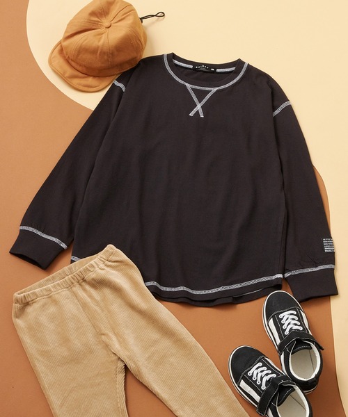 SHISKY（シスキー）の「SHISKY / シスキー ワンポイント ステッチデザイン オーバーサイズ ロンT 長袖 キッズ（Tシャツ/カットソー・キッズ・オフホワイト/ブラック/ダークグリーン/チャコール/パープル/杢グレー・110/140/130/120/160/150）」の2枚目の写真