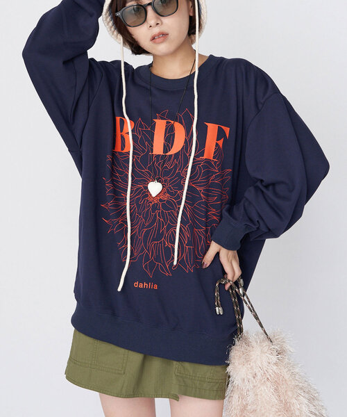 CIAOPANIC(チャオパニック)の「【WEB限定】BDFフラワープリントスウェット(スウェット・レディース・アイボリー/サックスブルー/ライトグレー/ホワイト/オレンジ/イエロー/ネイビー/ピンク/レッド/ブルー/グレー/チャコールグレー・ONE SIZE)」の7枚目の写真