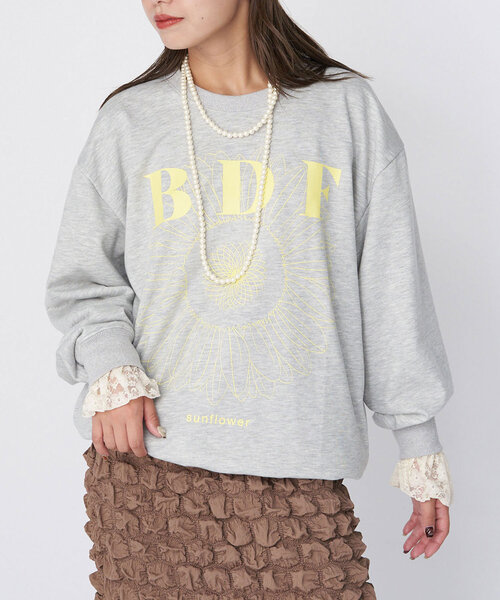 CIAOPANIC(チャオパニック)の「【WEB限定】BDFフラワープリントスウェット(スウェット・レディース・アイボリー/サックスブルー/ライトグレー/ホワイト/オレンジ/イエロー/ネイビー/ピンク/レッド/ブルー/グレー/チャコールグレー・ONE SIZE)」の6枚目の写真