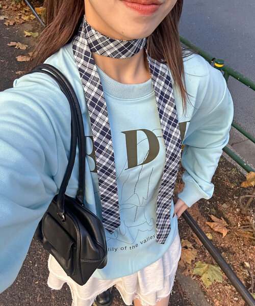 CIAOPANIC(チャオパニック)の「【WEB限定】BDFフラワープリントスウェット(スウェット・レディース・アイボリー/サックスブルー/ライトグレー/ホワイト/オレンジ/イエロー/ネイビー/ピンク/レッド/ブルー/グレー/チャコールグレー・ONE SIZE)」の2枚目の写真