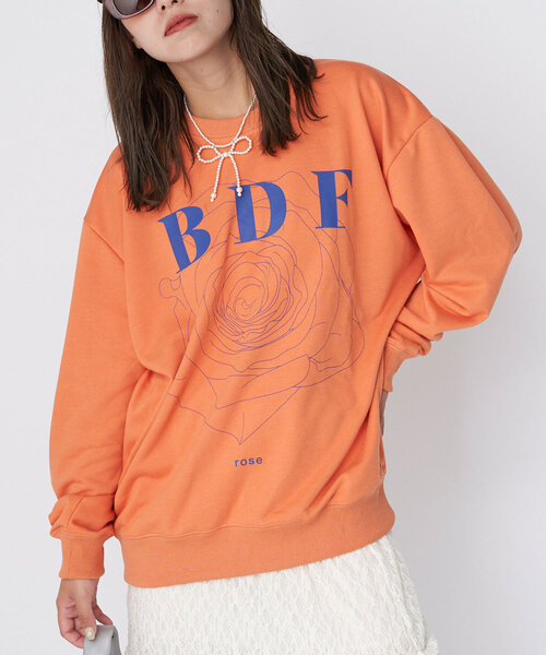 CIAOPANIC(チャオパニック)の「【WEB限定】BDFフラワープリントスウェット(スウェット・レディース・アイボリー/サックスブルー/ライトグレー/ホワイト/オレンジ/イエロー/ネイビー/ピンク/レッド/ブルー/グレー/チャコールグレー・ONE SIZE)」の12枚目の写真