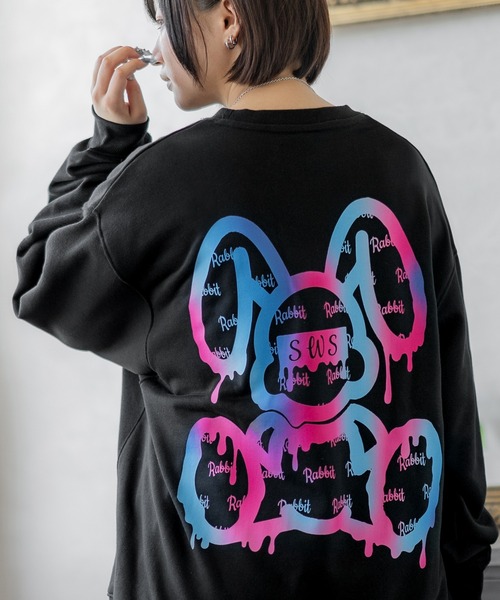 SIDEWAY STANCE（サイドウェイスタンス）の「【SIDEWAY STANCE】プリント スウェット トレーナー（スウェット・メンズ・ブラック系1/ネイビー/グレー/ネイビー系/ライトグレー系1/ブラック系2/ブラック系/ブラック/ネイビー系2/ネイビー系1/ライトグレー系2/ライトグレー系/ブラック系3/ライトグレー系3/ネイビー系3・SMALL/X-LARGE/LARGE/MEDIUM）」の3枚目の写真