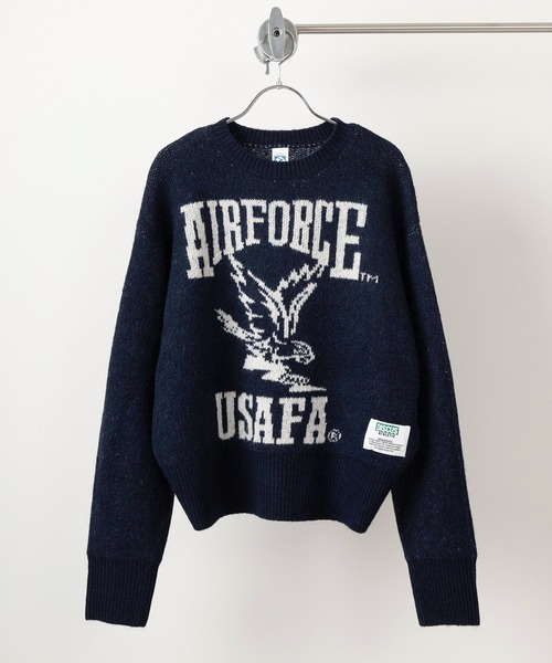 DISCUS ATHLETIC(ディスカス アスレチック)の「【DISCUS×UNIVERSITY COLLECTION】4Type カレッジロゴ ジャガード織デザイン ショート丈クルーネックニット/ビッグシルエット(ニット/セーター・レディース・キャメル/ナチュラル/ダークグリーン/グレー/チャコールグレー/アイボリー/ネイビー/ダークネイビー・M)」の7枚目の写真