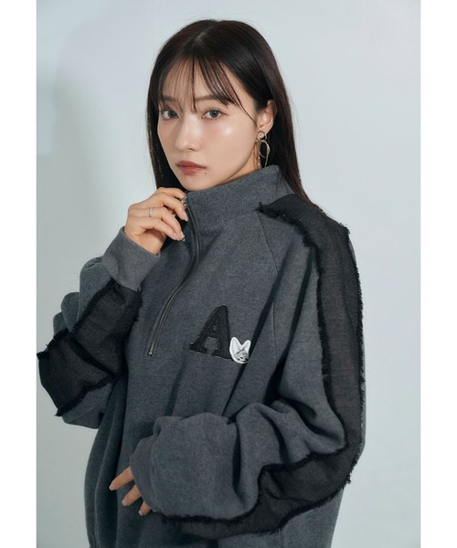 ANDGEEBEE（アンジービー）の「UNISEX デニムライン裏起毛スウェット（スウェット・レディース・アイボリー/チャコールグレー・FREE）」の9枚目の写真