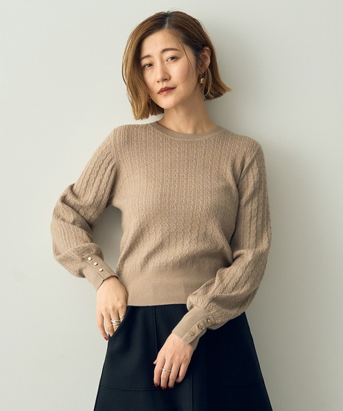 YECCA VECCA（イェッカヴェッカ）の「金釦ミニケーブルニット（ニット/セーター・レディース・アイボリー/ブラック/レッド/ベージュ/ラベンダー・FREE）」の3枚目の写真