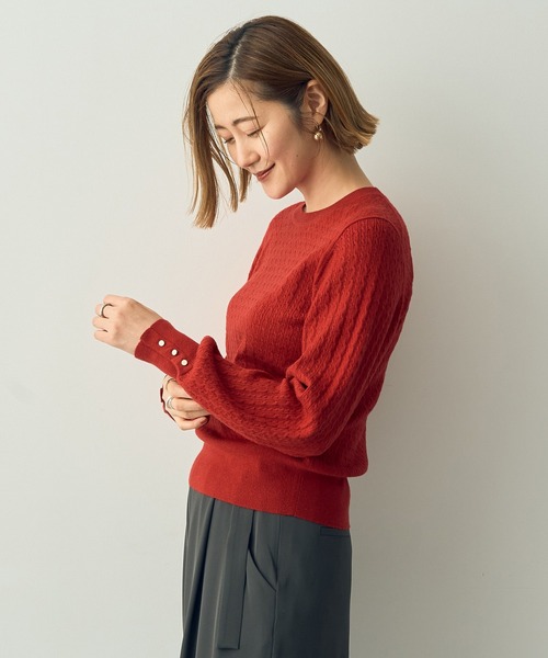 YECCA VECCA（イェッカヴェッカ）の「金釦ミニケーブルニット（ニット/セーター・レディース・アイボリー/ブラック/レッド/ベージュ/ラベンダー・FREE）」の5枚目の写真