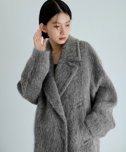 ADAM ET ROPE'（アダムエロペ）の「ウェーブシャギーミドルコート