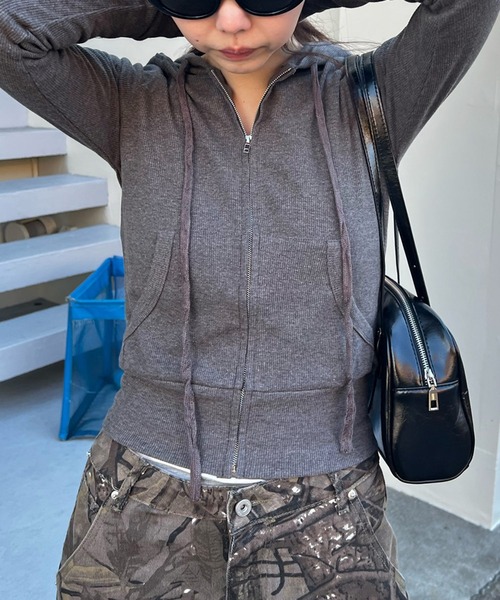 MEMECLE（メメクル）の「【 MEMECLE / メメクル 】フードジップアップ 長袖 パーカー カットソー（パーカー・レディース・ダークグレー/ライトグレー・S/M）」の12枚目の写真