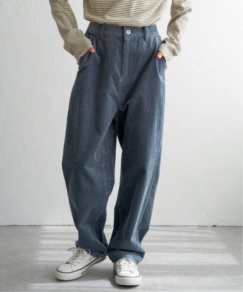 LBC（エルビーシー）の「コーデュロイゆるテーパード（その他パンツ・レディース・オフホワイト/チャコールグレー/オレンジ/ブルー・M/L）」の4枚目の写真