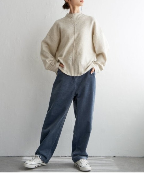 LBC（エルビーシー）の「コーデュロイゆるテーパード（その他パンツ・レディース・オフホワイト/チャコールグレー/オレンジ/ブルー・M/L）」の5枚目の写真