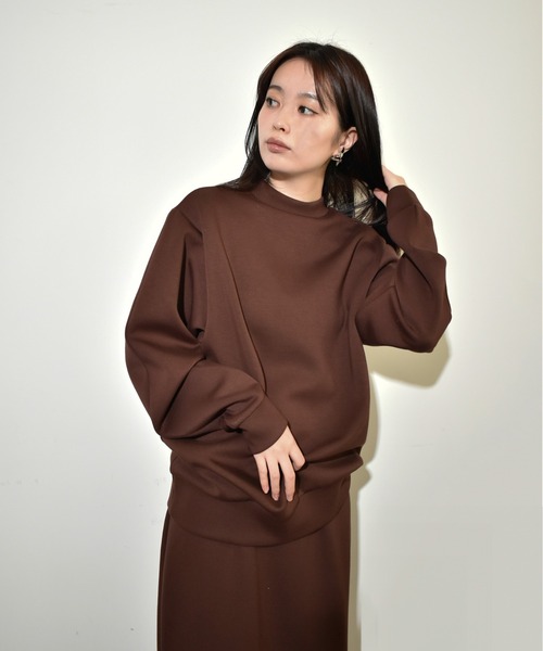 kiehtova（キエトヴァ）の「【kiehtova】VOLUME SLEEVE SWEAT/ボリューム スリーブ スウェット（スウェット・レディース・ブラウン/ブラック/グレー・FREE）」の14枚目の写真