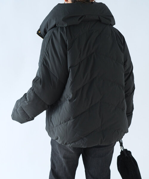 un dix cors(アンディコール)の「《しっかり暖かい・軽量》ストレッチカシュネックダウン(ダウンジャケット/コート・レディース・チャコールグレー/アイボリー/イエロー・FREE)」の15枚目の写真