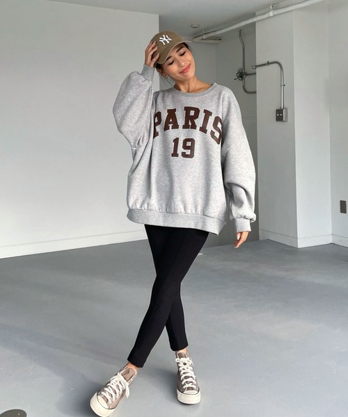 CHERI since1985(シェリ)の「PARISロゴスウェットオーバーサイズプルオーバー(スウェット・レディース・ネイビー/グレー・FREE)」の5枚目の写真
