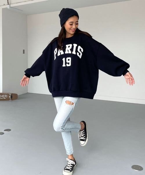 CHERI since1985(シェリ)の「PARISロゴスウェットオーバーサイズプルオーバー(スウェット・レディース・ネイビー/グレー・FREE)」の7枚目の写真