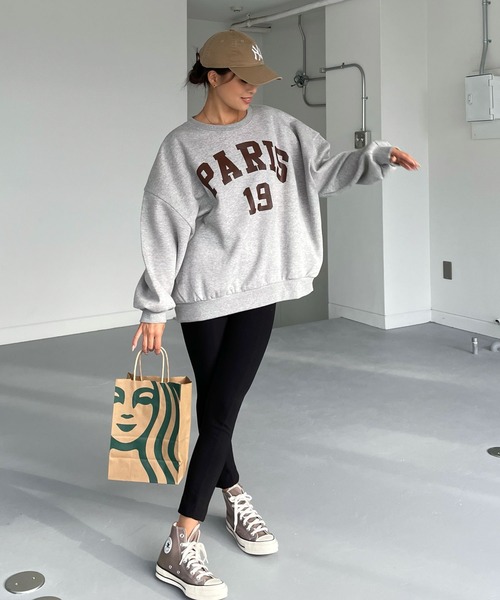 CHERI since1985(シェリ)の「PARISロゴスウェットオーバーサイズプルオーバー(スウェット・レディース・ネイビー/グレー・FREE)」の13枚目の写真
