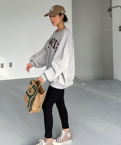 CHERI since1985(シェリ)の「PARISロゴスウェットオーバーサイズプルオーバー(スウェット・レディース・ネイビー/グレー・FREE)」の15枚目の写真