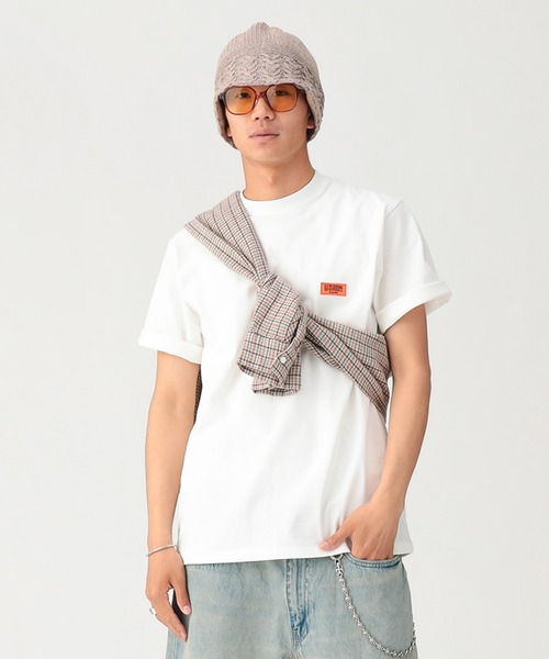 UNIVERSAL OVERALL(ユニバーサルオーバーオール)の「【別注】UNIVERSAL OVERALL / ロゴTシャツ(Tシャツ/カットソー・メンズ・ブラック/ホワイト/ネイビー・SMALL/MEDIUM/LARGE/X-LARGE)」の2枚目の写真