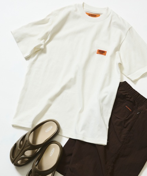 UNIVERSAL OVERALL(ユニバーサルオーバーオール)の「【別注】UNIVERSAL OVERALL / ロゴTシャツ(Tシャツ/カットソー・メンズ・ブラック/ホワイト/ネイビー・SMALL/MEDIUM/LARGE/X-LARGE)」の4枚目の写真
