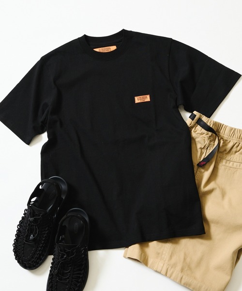 UNIVERSAL OVERALL(ユニバーサルオーバーオール)の「【別注】UNIVERSAL OVERALL / ロゴTシャツ(Tシャツ/カットソー・メンズ・ブラック/ホワイト/ネイビー・SMALL/MEDIUM/LARGE/X-LARGE)」の21枚目の写真