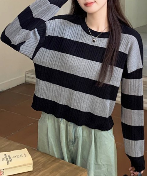 Miniministore(ミニミニストア)の「ニットトップス ショート丈 秋冬トップス(ニット/セーター・レディース・ホワイト×ブラウン/ホワイト×ブラック/チャコールグレー×ブラック・FREE)」の3枚目の写真