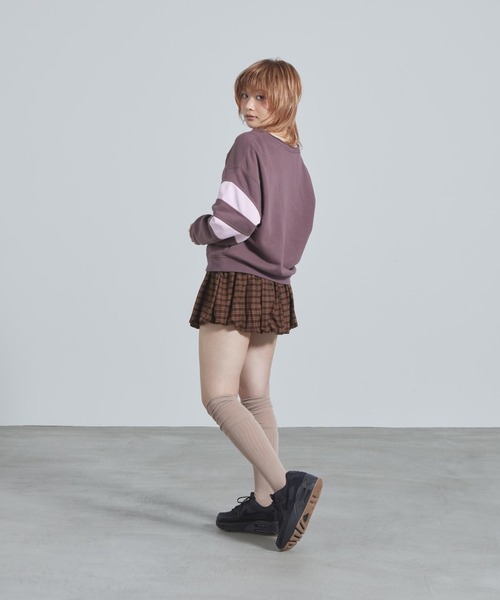 NIKE（ナイキ）の「ナイキ エア マックス 90 LV8 ウィメンズシューズ / Nike Air Max 90 LV8 Women's Shoes HJ3847-010 Black（スニーカー・レディース・ブラック・22/23/23.5/24/24.5/25/25.5/26/26.5/27/27.5/28.5/29/22.5）」の3枚目の写真