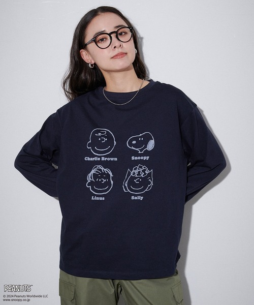 PEANUTS(ピーナッツ)の「【PEANUTS/ピーナッツ】スヌーピー/SNOOPY フロッキープリントロンT(Tシャツ/カットソー・レディース・ベージュ/ネイビー/ピンク/チャコールグレー/ブラック/ブルー/杢グレー/オフホワイト・M/L/LL/3L)」の6枚目の写真