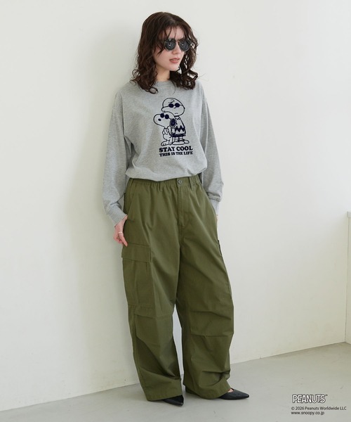 PEANUTS(ピーナッツ)の「【PEANUTS/ピーナッツ】スヌーピー/SNOOPY フロッキープリントロンT(Tシャツ/カットソー・レディース・ベージュ/ネイビー/ピンク/チャコールグレー/ブラック/ブルー/杢グレー/オフホワイト・M/L/LL/3L)」の18枚目の写真