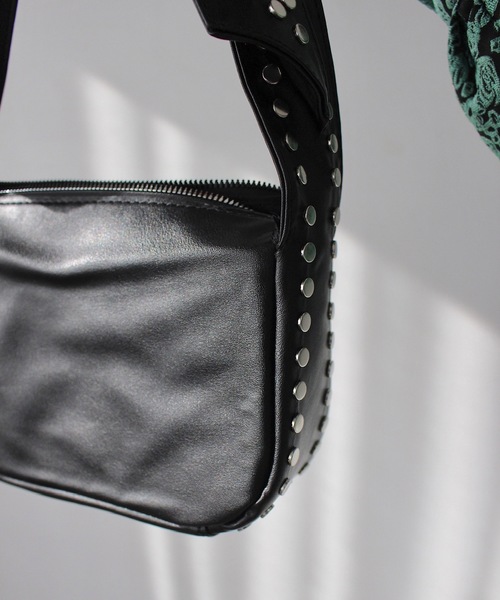 SANSeLF（サンセルフ）の「【SANSeLF】スタッズリボンショルダーバッグ sana24a018（ショルダーバッグ・レディース・ブラック・FREE）」の2枚目の写真