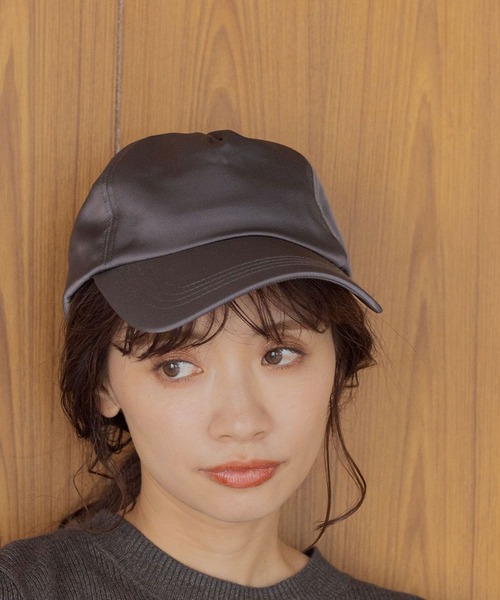 mysty woman(ミスティウーマン)の「サテンキャップ 288550(キャップ・レディース・ベージュ/ブラック/チャコールグレー・FREE)」の12枚目の写真