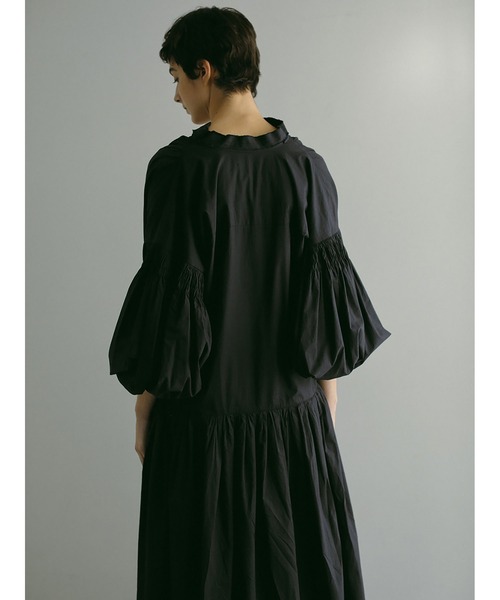 HER. スモッキングギャザーワンピース HER. スモッキングギャザーワンピース - メルカリ