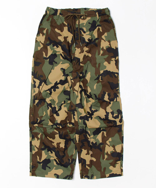 Revo.(レボ)の「Revo. ペイズリー カモフラ バルーンシルエット ワイドパンツ 裾ドローコード(その他パンツ・メンズ・デザートカモ/ブラック系その他/ウッドランド・L/M)」の1枚目の写真