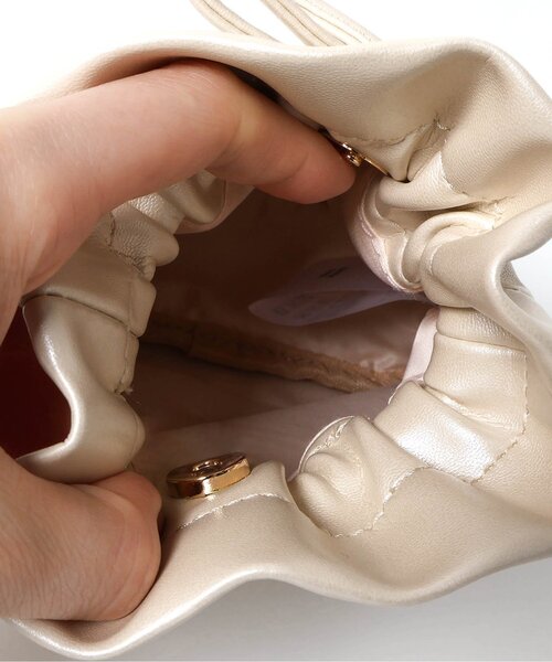 apres les cours（アプレレクール）の「ハートモチーフ巾着ポシェット（ショルダーバッグ・キッズ・アイボリー/シルバー・FREE）」の18枚目の写真