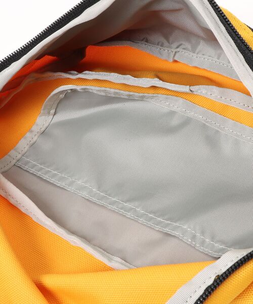 CHUMS(チャムス)の「【CHUMS/チャムス】 Recycle Small Waist Pouch(ボディバッグ/ウエストポーチ・レディース・ブラック/ネイビー/その他1/ピンク/グレイッシュベージュ/その他4/その他2/その他3/ブルー系その他/その他5/その他7/その他6・FREE)」の21枚目の写真