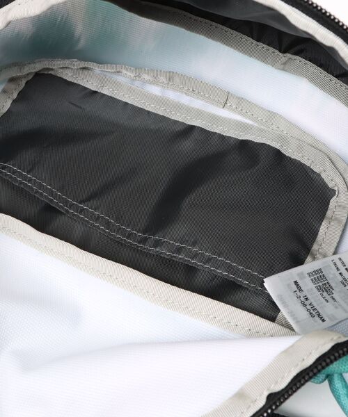 CHUMS(チャムス)の「【CHUMS/チャムス】 Recycle Small Waist Pouch(ボディバッグ/ウエストポーチ・レディース・ブラック/ネイビー/その他1/ピンク/グレイッシュベージュ/その他4/その他2/その他3/ブルー系その他/その他5/その他7/その他6・FREE)」の19枚目の写真