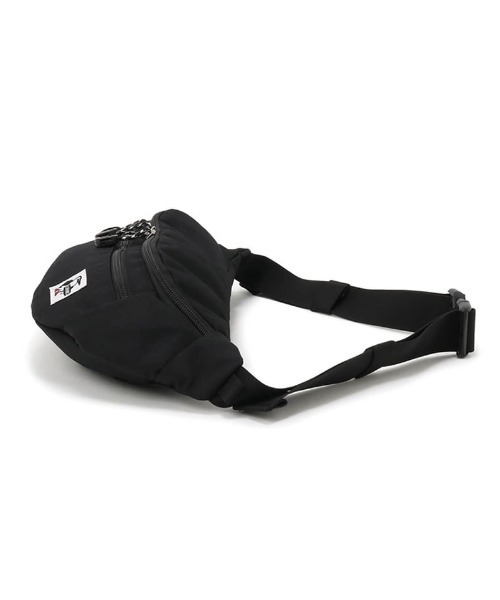 CHUMS（チャムス）の「【CHUMS/チャムス】 Recycle Small Waist Pouch（ボディバッグ/ウエストポーチ・レディース・ブラック/ネイビー/その他1/ピンク/グレイッシュベージュ/その他4/その他2/その他3・FREE）」の9枚目の写真