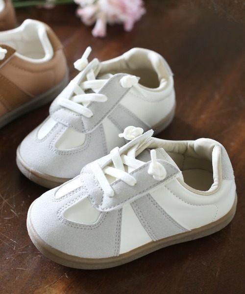 TOPSTAR（トップスター）の「KIDS TOPSTAR マジックテープTトゥデザインキッズスニーカー（スニーカー・キッズ・ブラウン/アイボリー・30inch/28inch/31inch/29inch/24inch/26inch/27inch）」の3枚目の写真