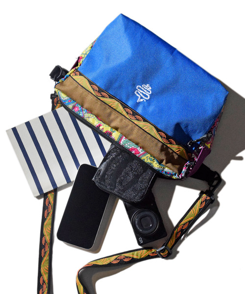 ALDIES(アールディーズ)の「Passing Shoulder / パッシングショルダー(ショルダーバッグ・メンズ・ブルー/ブラック/ネイビー・FREE)」の3枚目の写真