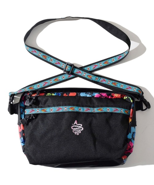 ALDIES(アールディーズ)の「Passing Shoulder / パッシングショルダー(ショルダーバッグ・メンズ・ブルー/ブラック/ネイビー・FREE)」の11枚目の写真