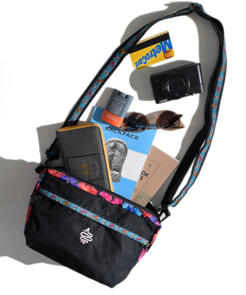 ALDIES(アールディーズ)の「Passing Shoulder / パッシングショルダー(ショルダーバッグ・メンズ・ブルー/ブラック/ネイビー・FREE)」の14枚目の写真