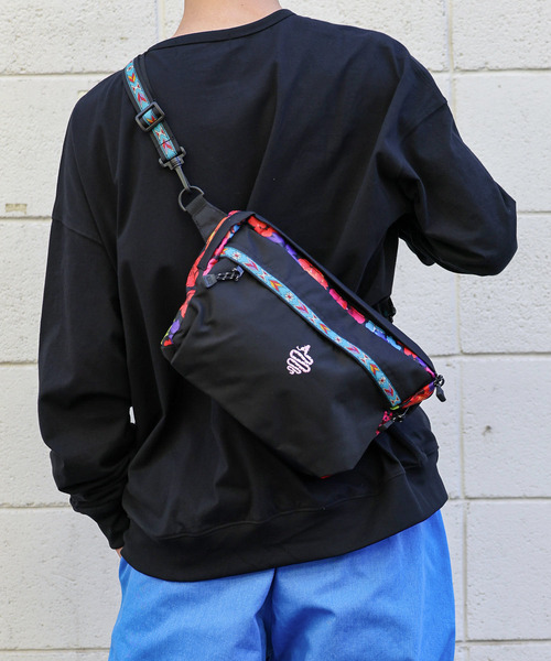 ALDIES(アールディーズ)の「Passing Shoulder / パッシングショルダー(ショルダーバッグ・メンズ・ブルー/ブラック/ネイビー・FREE)」の13枚目の写真