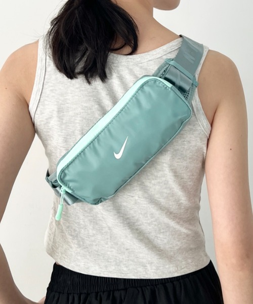 NIKE(ナイキ)の「Nike(ナイキ)/軽量 ウエストポーチ ボディバッグ テンポ ウエストパック(ボディバッグ/ウエストポーチ・メンズ・ブラック/ブルー/ピンク/ミント/ブルー系その他/その他1/ピンク系その他/グリーン/グリーン系その他・FREE)」の4枚目の写真